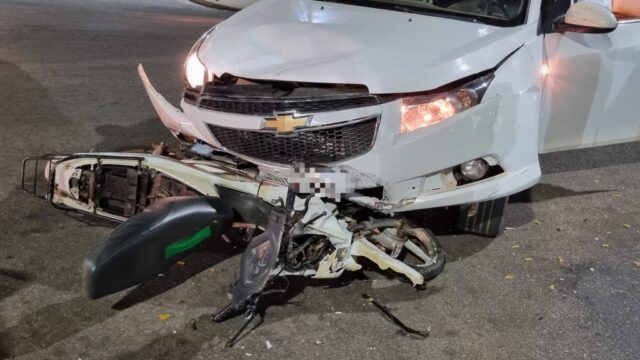 Acidente entre motociclista e veículo de passeio deixa vítima com ferimentos graves em Catalão