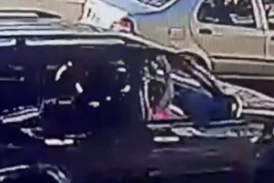 Homem agride mulher em estacionamento de hotel em Caldas Novas