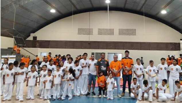 Projeto de Capoeira da ABECAT Celeiro de Bamba em Ouvidor oferece aulas Gratuitas para jovens