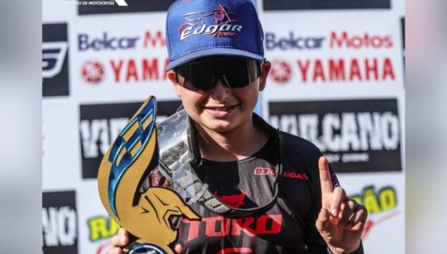 Arthur Lourenzo, o "Goianinho" 505, brilha na abertura do Campeonato Goiano de Motocross e ergue o troféu de primeiro lugar