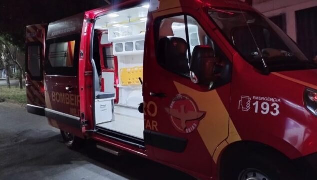Acidente entre carro e moto deixa casal ferido em Catalão