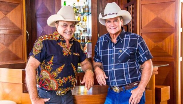 Gino & Geno animam a penúltima noite da festa junina no Arraial da Prefeitura de Catalão hoje (29)
