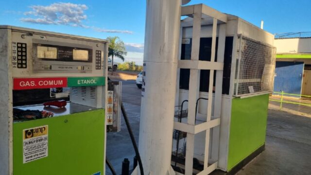Dois indivíduos armados assaltam posto de combustíveis em Catalão
