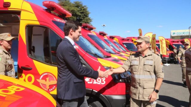 Governo de Goiás entrega novas viaturas para o Corpo de Bombeiros