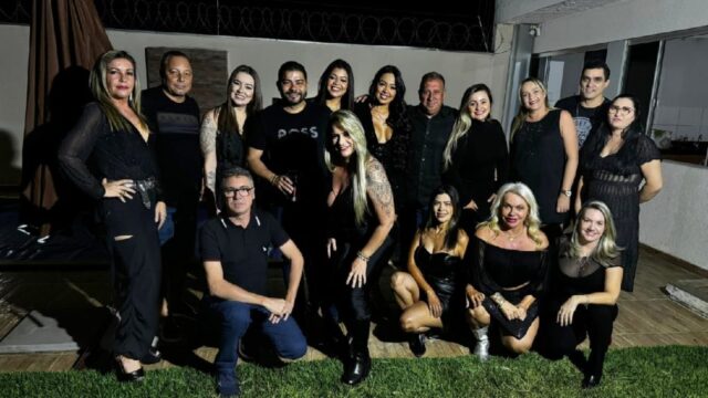 Em Catalão, amigos solteiros se reúnem em festa para comemorar o Dia dos Namorados de forma inusitada
