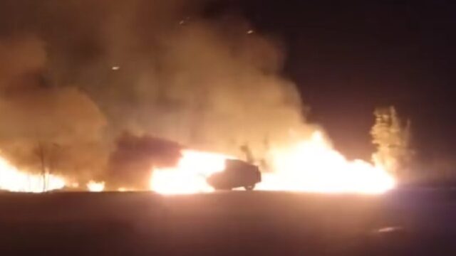 VÍDEO: Veículo fica destruído após incêndio na BR-050 em Campo Alegre de Goiás