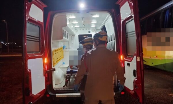 Acidente de trânsito na BR-050 deixa motociclista ferida em Catalão
