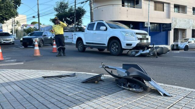 Acidente de trânsito deixa motociclista ferida no Centro de Catalão