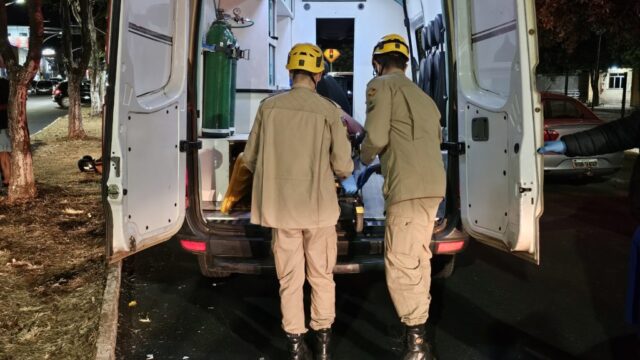 Passageiro de moto fica ferido em acidente de trânsito em Catalão; condutor foge do local
