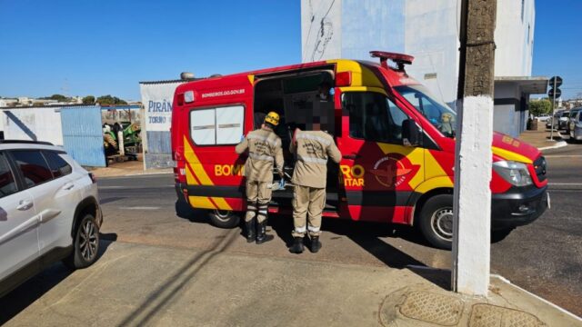 Colisão entre carro e moto deixa homem ferido em Catalão
