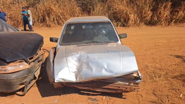 Colisão entre dois veículos deixa feridos na Rodovia LMG 746 em Monte Carmelo