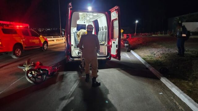 Homem fica gravemente ferido após queda de moto na GO-330, em Catalão