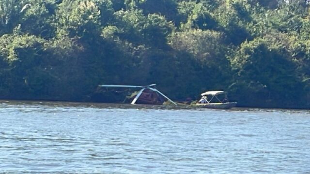 Helicóptero do Corpo de Bombeiros realiza pouso forçado às margens do Rio Araguaia em Itacaiú