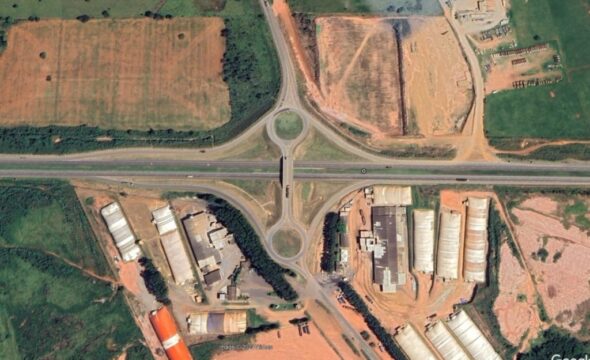 Viaduto da BR-050 em Catalão, que dá acesso às mineradoras, permanece interditado após acidente; veja nota da Eco050