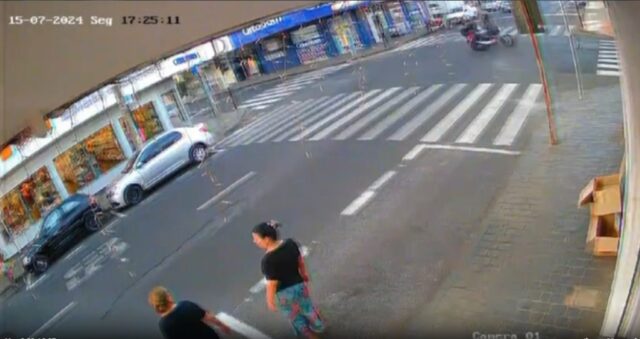 VÍDEO: Acidente entre motos deixa motociclista ferido em Uberlândia