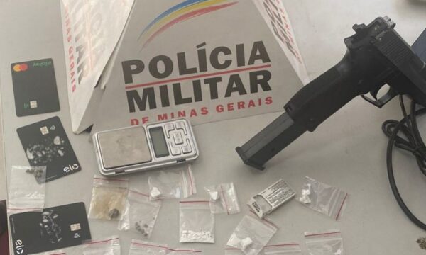 Cartões bancários, celulares, drogas, armas e munições: Ação Policial em Araguari resulta em prisão de jovem de 20 anos por tráfico de drogas