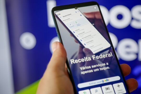 Imposto de Renda 2024: Receita abre nesta quarta a consulta ao 3º lote de restituições; veja como fazer