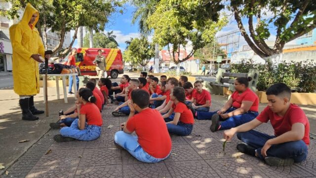 Alunos do Bombeiros Mirim do 10º Batalhão participam de atividade prática em Catalão