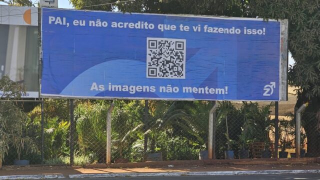 Outdoor publicitário em Catalão intriga moradores com QR code misterioso e mensagem provocativa