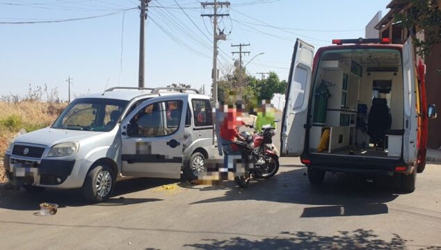 Homem fica gravemente ferido após colisão entre carro e moto em Catalão