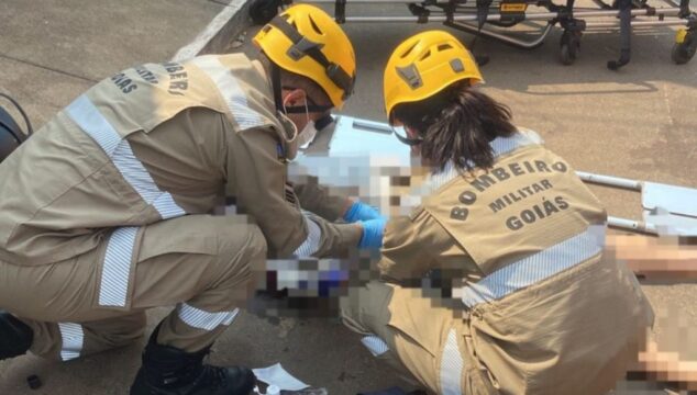 Idoso fica ferido em acidente entre camionete e moto no Setor Central de Catalão
