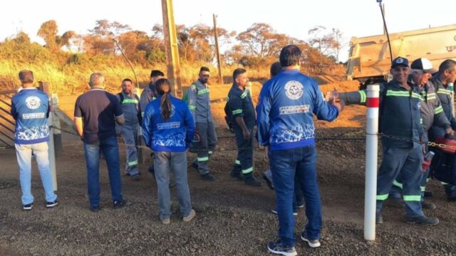 ‘De Mãos Dadas com Trabalhador’ Diretoria do Metabase visita trabalhadores da empresa CREC-8