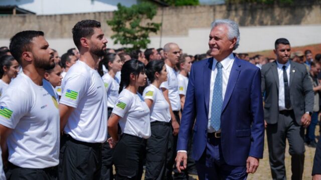 Governo de Goiás promove 504 policiais civis e assina decretos de nomeações