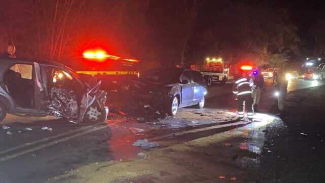 Colisão entre dois veículos na MG-223 em Monte Carmelo deixa uma vítima fatal e oito pessoas feridas
