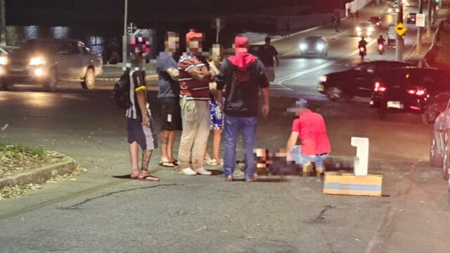 Dois homens ficam feridos em quedas de moto em Catalão