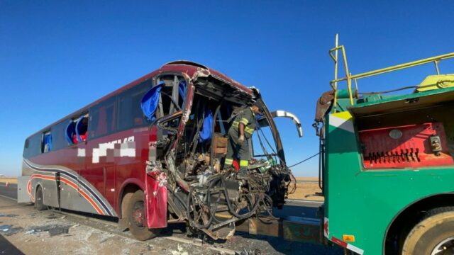 Duas pessoas morrem e 23 ficam feridas em grave acidente entre ônibus e carreta na BR-050, em Ipameri