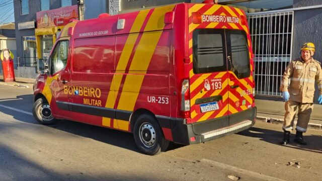 Colisão entre carro e moto deixa mulher ferida do Centro, em Catalão