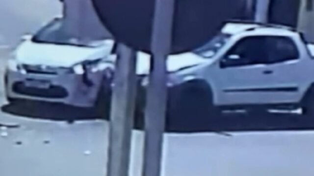 Colisão entre veículos no bairro Nossa Senhora de Fátima em Catalão evidencia falta de atenção no trânsito; veja o vídeo