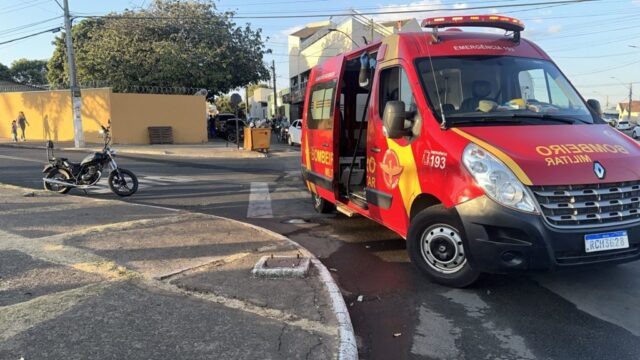 Mulher fica ferida após colisão entre moto e carro na Vila Mutirão, em Catalão