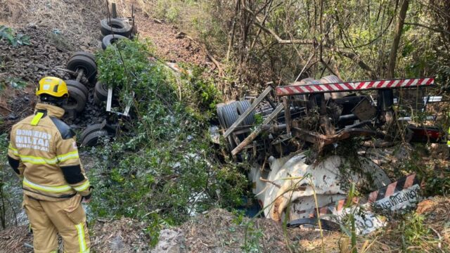 Grave acidente em ponte na BR-365, em Romaria (MG), deixa duas vítimas fatais