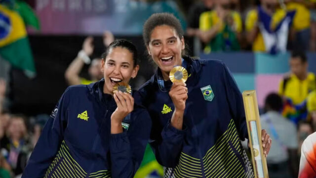 Atletas do Praia Clube de Uberlândia, Ana Patrícia e Duda, garantem ouro no vôlei de praia das Olimpíadas de Paris após reviravolta emocionante