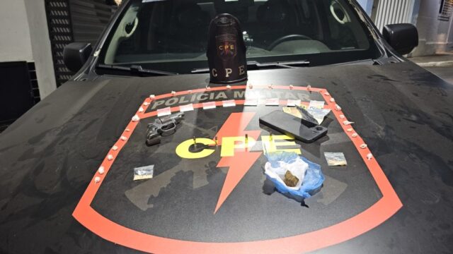 Homem é preso com drogas e arma após denúncias de disparos em Ouvidor, GO