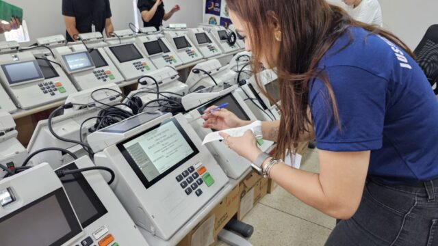 Processo de carga e lacre das urnas eletrônicas da 8ª Zona Eleitoral de Catalão deve ser concluído até o fim de semana