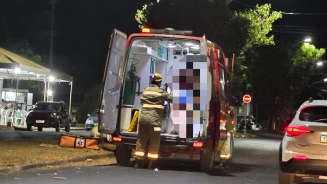 Mulher fica ferida após queda de motocicleta no bairro Castelo Branco, em Catalão