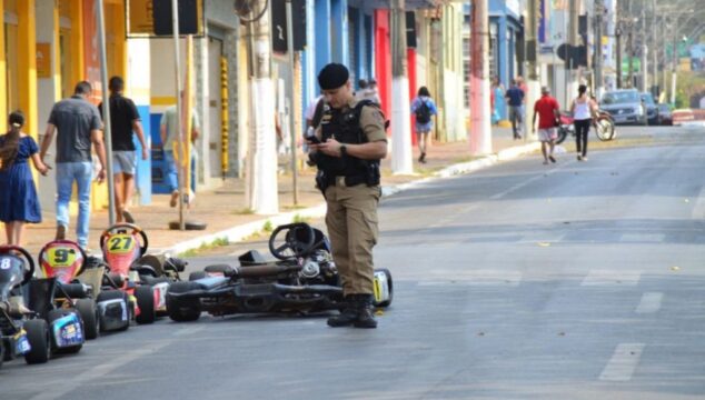 Kart desgovernado atropela gestante e outras três vítimas durante desfile do Dia da Independência em Patrocínio