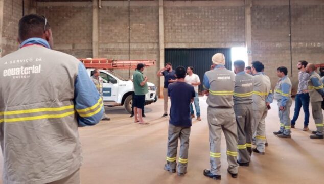 Trabalhadores terceirizados da Equatorial em Catalão aderem à greve por reajuste salarial e melhores condições de trabalho