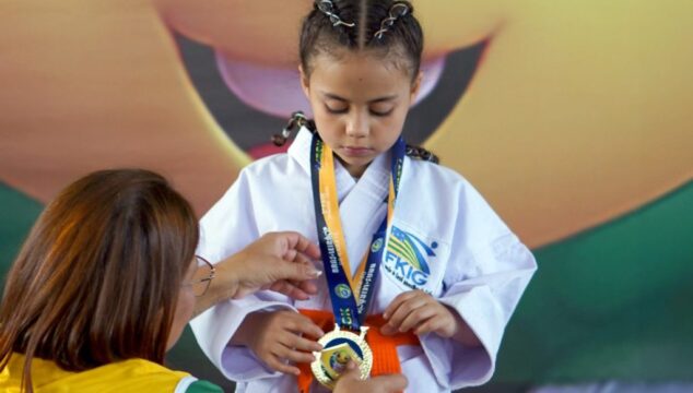 Catalana Clarice Mastrella, de 8 anos, é bicampeã no Campeonato Brasileiro de Karatê e vai representar o Brasil no Mundial na Argentina