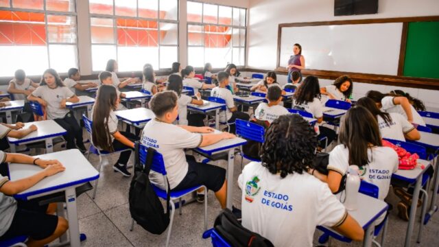 Governo de Goiás nomeia 312 professores para a rede pública estadual