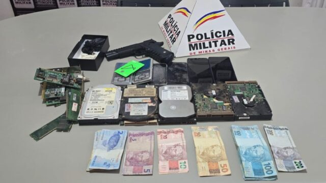 Homem é preso por tráfico de drogas em Monte Carmelo; polícia apreende simulacro, drogas e dinheiro