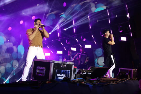 Israel & Rodolffo encerram Ouvidor Rodeio Show com recorde de público em show inesquecível