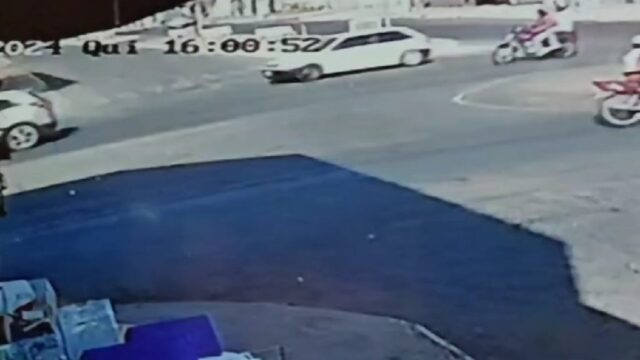 Câmera registra fuga de motociclista na contramão após disparos contra veículo em Catalão