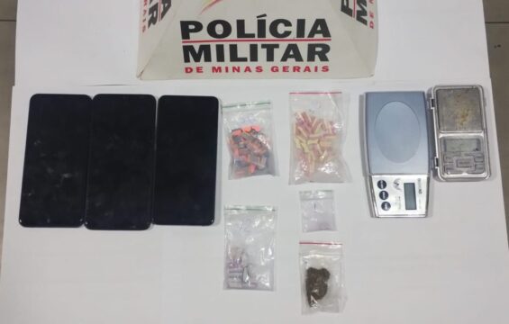 Polícia Militar de Araguari prende dois homens por tráfico de drogas após perseguição