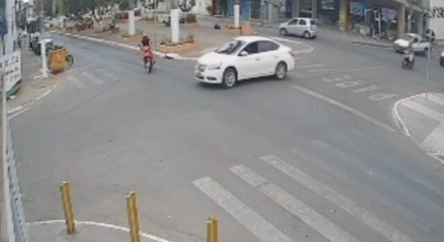 VÍDEO: Motociclista é socorrido após acidente de trânsito no centro de Catalão