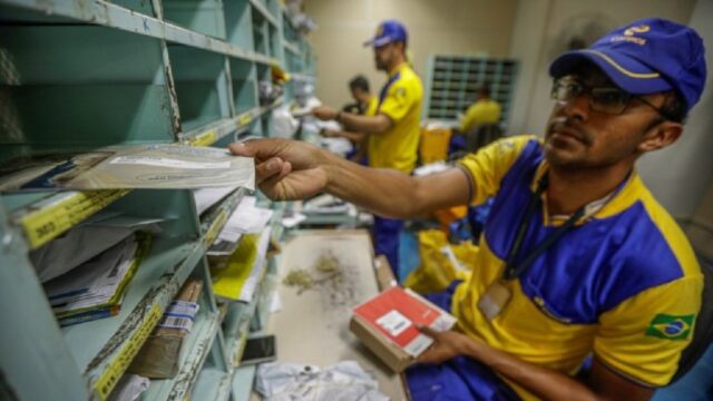 Correios anunciam concurso para 3.511 vagas com salários de até R$ 6,8 mil