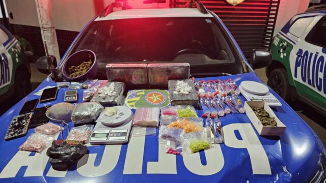 Dois indivíduos são presos com drogas avaliadas em R$ 200 mil durante patrulhamento no bairro Jardim Paraíso, em Catalão