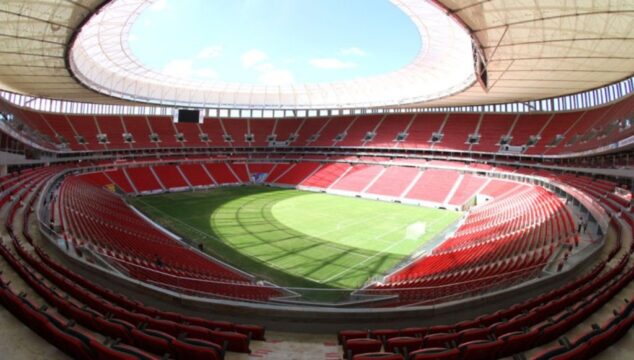 Brasil enfrenta Peru no Estádio Mané Garrincha, em Brasília, nesta terça-feira (15)